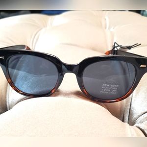 New York & Company Tortoise Wayfarer Sunglasses NWT